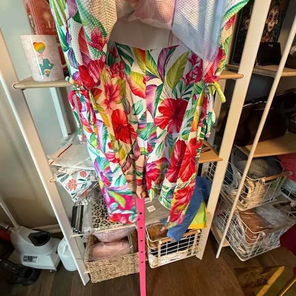 Tommy Bahama Island Cay Romper size small nwt - Picture 3 of 5